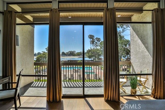 5322 Marina Pacifica, Long Beach, CA 90803