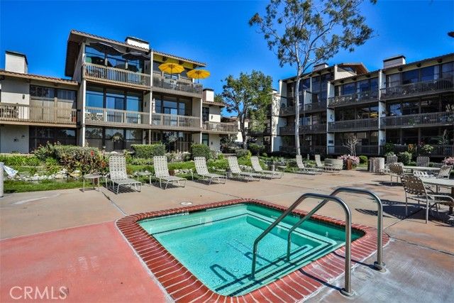 5322 Marina Pacifica, Long Beach, CA 90803