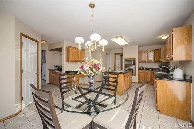 1324 Riverdale Circle, Chesterfield, MO 63005