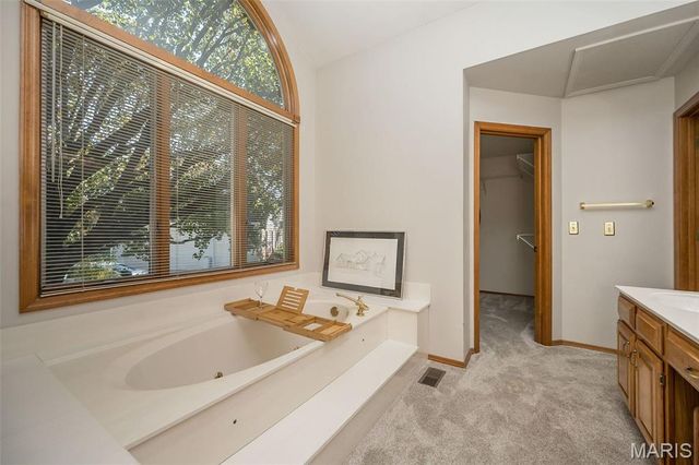 1324 Riverdale Circle, Chesterfield, MO 63005