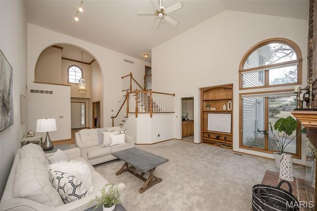 1324 Riverdale Circle, Chesterfield, MO 63005