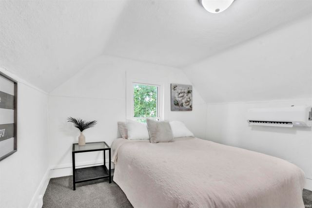909 W Market Street, Bluffton, IN 46714