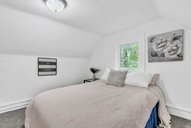 909 W Market Street, Bluffton, IN 46714
