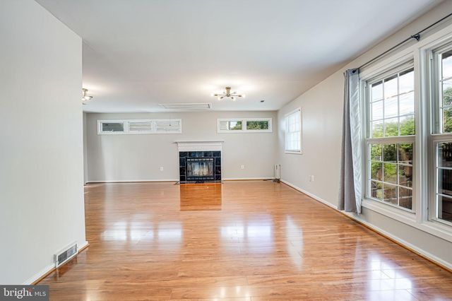 5924 CAUBA CT, Alexandria, VA 22310