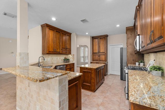 19703 Holly Walk, Spring, TX 77388