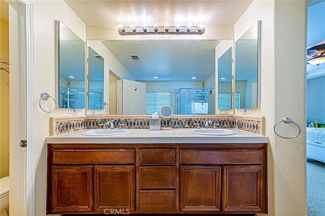 25387 Playa Serena, Valencia, CA 91381