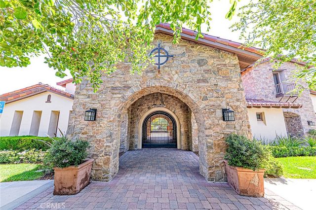 25387 Playa Serena, Valencia, CA 91381