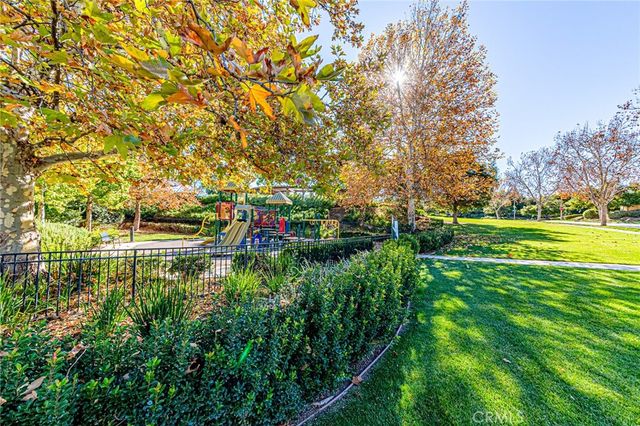 25387 Playa Serena, Valencia, CA 91381