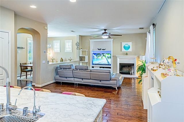 25387 Playa Serena, Valencia, CA 91381