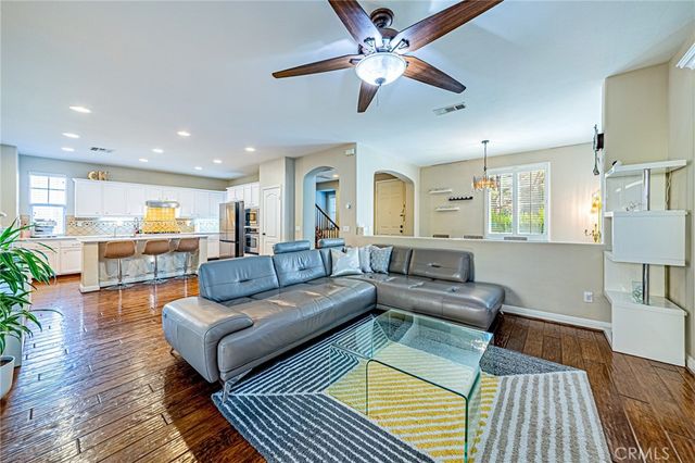 25387 Playa Serena, Valencia, CA 91381