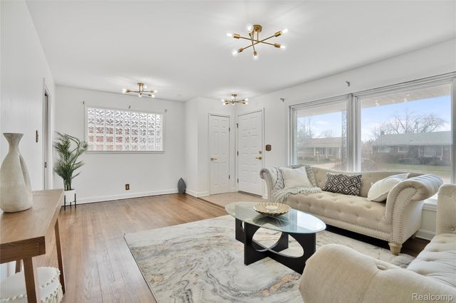 4971 Julius Boulevard, Westland, MI 48186