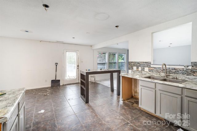 12937 Silvaire Farm Road, Charlotte, NC 28278