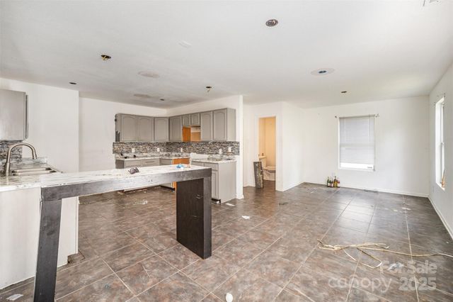 12937 Silvaire Farm Road, Charlotte, NC 28278