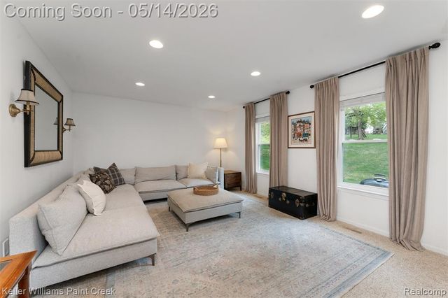 366 Whitney Drive, Rochester Hills, MI 48307