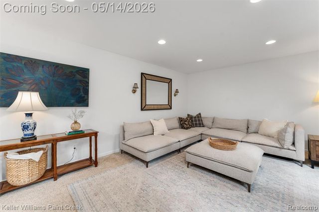 366 Whitney Drive, Rochester Hills, MI 48307