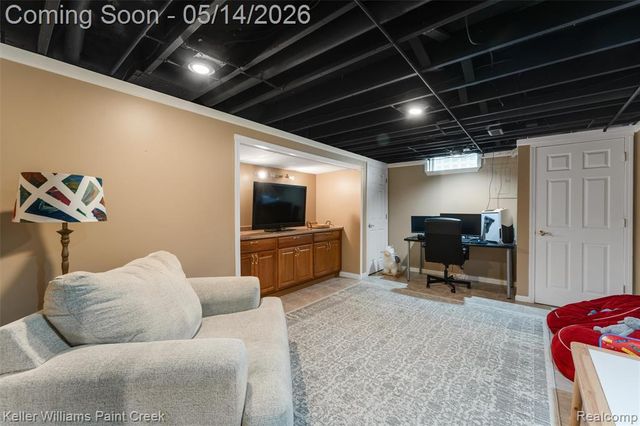 366 Whitney Drive, Rochester Hills, MI 48307