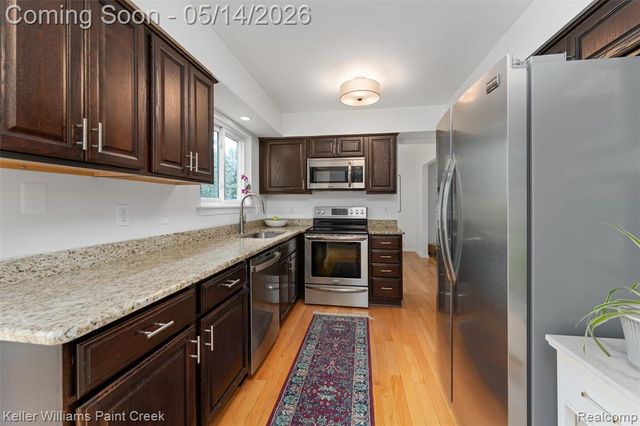 366 Whitney Drive, Rochester Hills, MI 48307