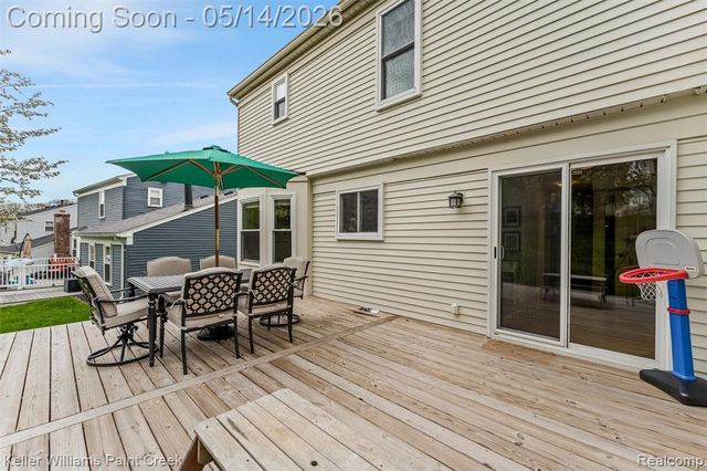 366 Whitney Drive, Rochester Hills, MI 48307