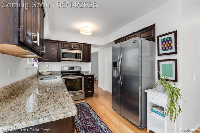 366 Whitney Drive, Rochester Hills, MI 48307