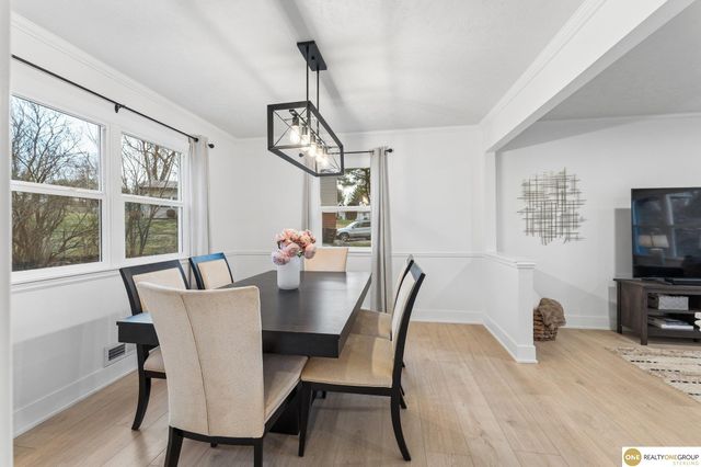 1016 Meadow Road, Omaha, NE 68154