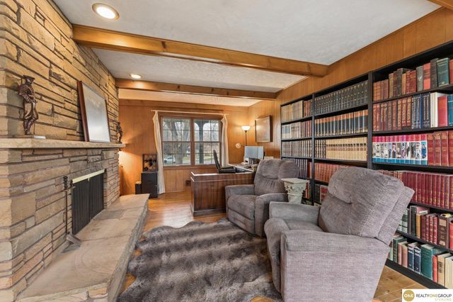 1016 Meadow Road, Omaha, NE 68154