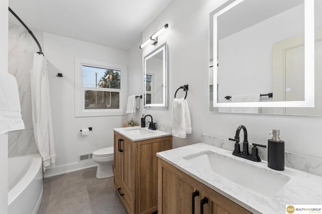 1016 Meadow Road, Omaha, NE 68154