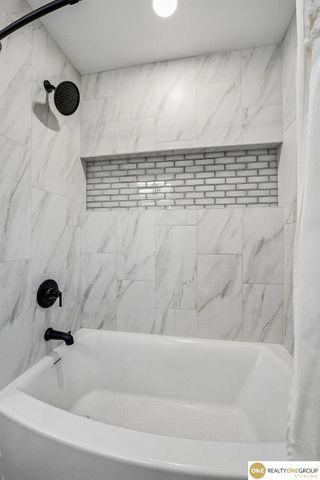 1016 Meadow Road, Omaha, NE 68154