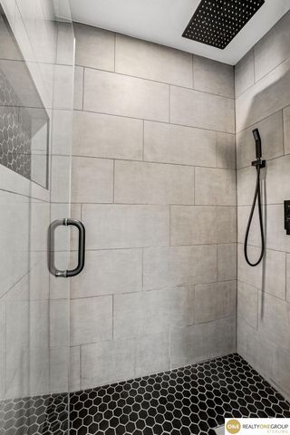 1016 Meadow Road, Omaha, NE 68154