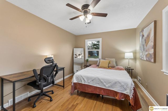 1016 Meadow Road, Omaha, NE 68154