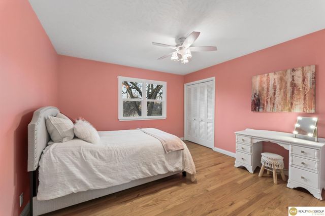 1016 Meadow Road, Omaha, NE 68154