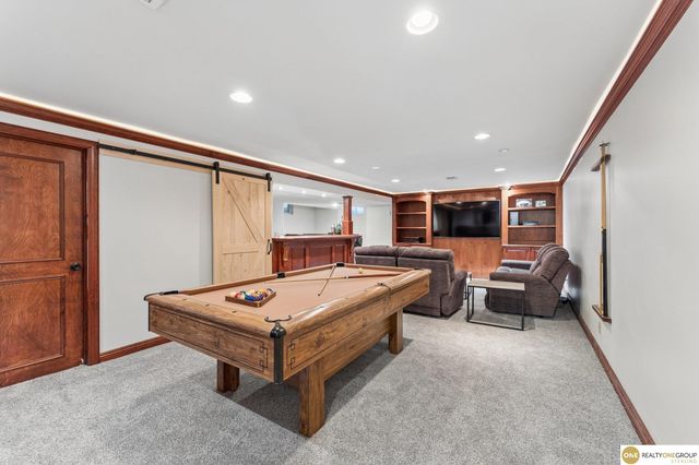 1016 Meadow Road, Omaha, NE 68154