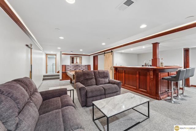 1016 Meadow Road, Omaha, NE 68154