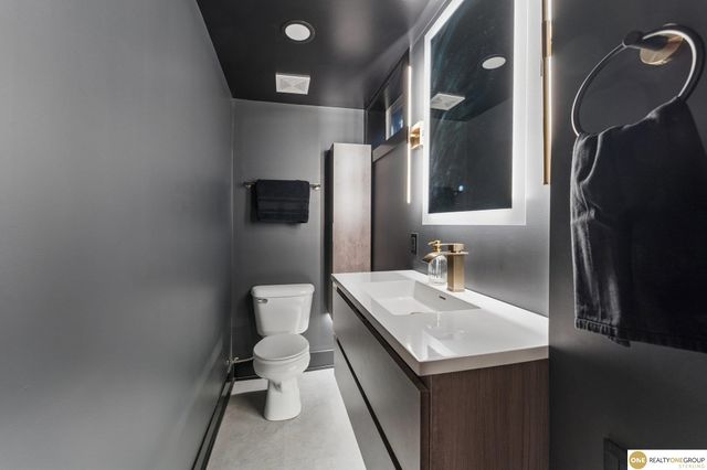 1016 Meadow Road, Omaha, NE 68154