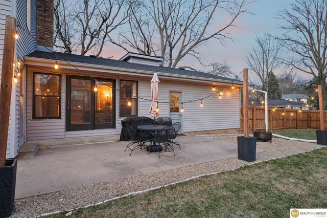 1016 Meadow Road, Omaha, NE 68154