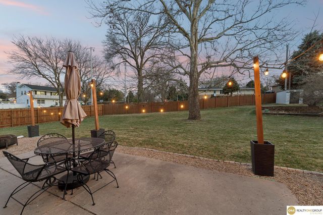 1016 Meadow Road, Omaha, NE 68154