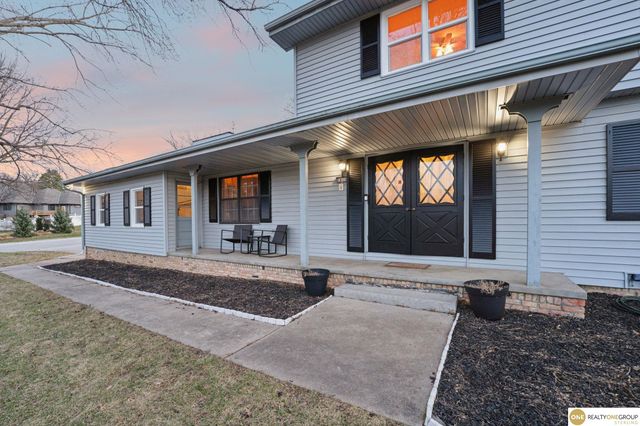 1016 Meadow Road, Omaha, NE 68154