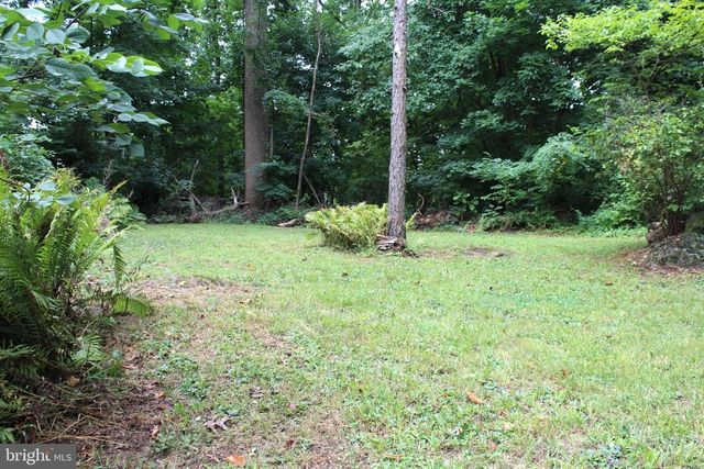 1068 MAGAZINE RD, Green Lane, PA 18054