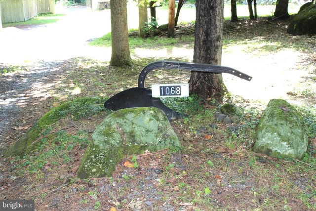 1068 MAGAZINE RD, Green Lane, PA 18054