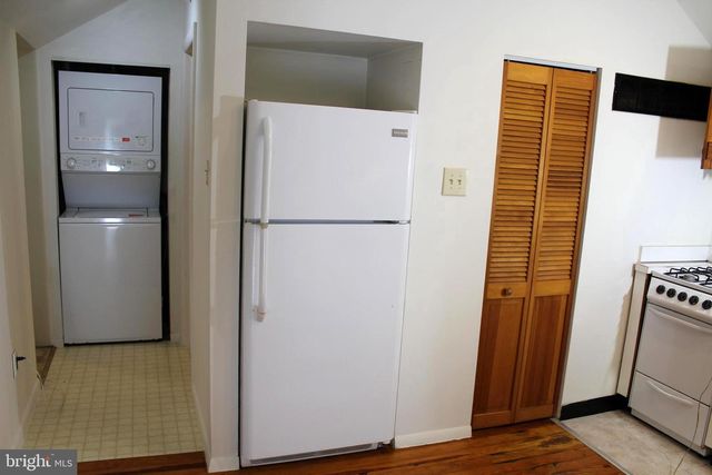 1068 MAGAZINE RD, Green Lane, PA 18054