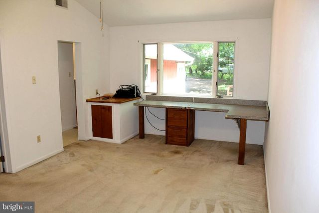 1068 MAGAZINE RD, Green Lane, PA 18054