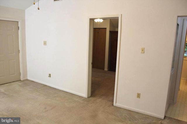 1068 MAGAZINE RD, Green Lane, PA 18054