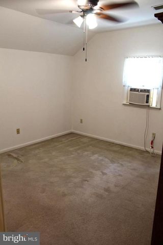 1068 MAGAZINE RD, Green Lane, PA 18054