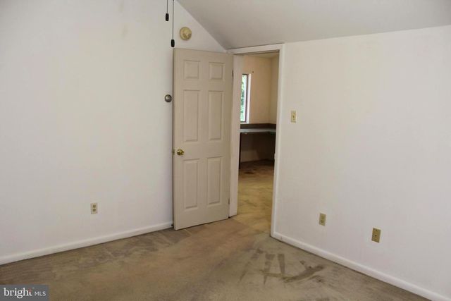 1068 MAGAZINE RD, Green Lane, PA 18054