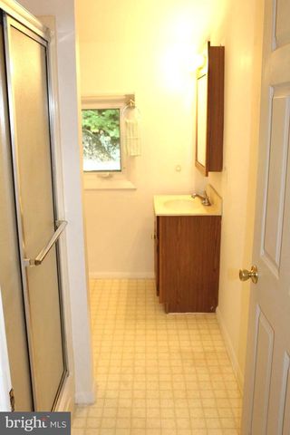 1068 MAGAZINE RD, Green Lane, PA 18054