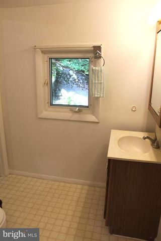 1068 MAGAZINE RD, Green Lane, PA 18054