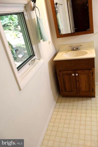 1068 MAGAZINE RD, Green Lane, PA 18054