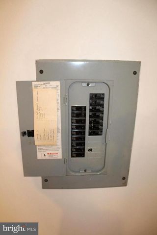 1068 MAGAZINE RD, Green Lane, PA 18054