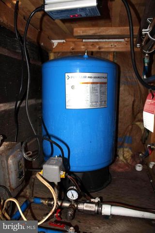 1068 MAGAZINE RD, Green Lane, PA 18054