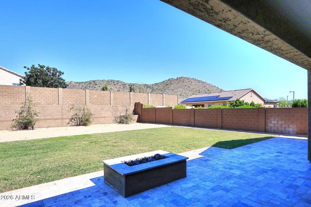 8772 W BROOKLITE Lane, Peoria, AZ 85383