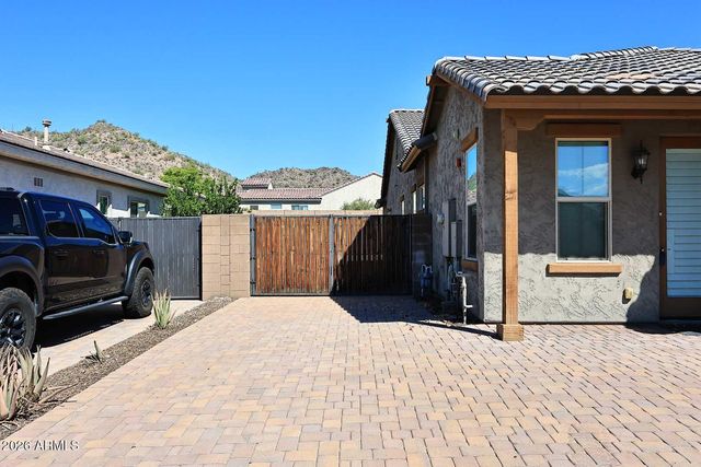 8772 W BROOKLITE Lane, Peoria, AZ 85383